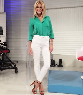 Yanina Latorre feet photo thumbnail