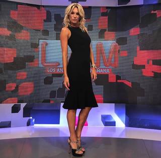 Yanina Latorre feet photo thumbnail