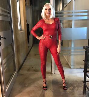 Yanina Latorre feet photo thumbnail