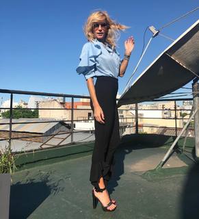 Yanina Latorre feet photo thumbnail