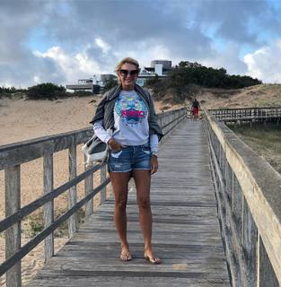 Yanina Latorre feet photo thumbnail