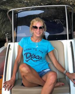 Yanina Latorre feet photo thumbnail