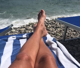 Yanina Latorre feet photo thumbnail