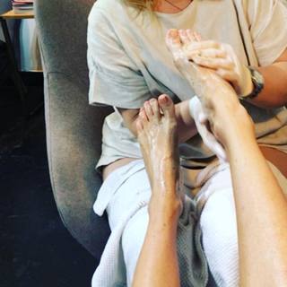 Yanina Latorre feet photo thumbnail