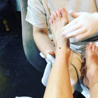 Yanina Latorre feet photo thumbnail