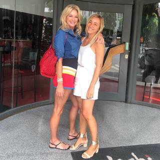 Yanina Latorre feet photo thumbnail