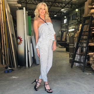 Yanina Latorre feet photo thumbnail