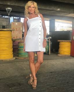 Yanina Latorre feet photo thumbnail