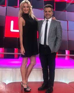 Yanina Latorre feet photo thumbnail