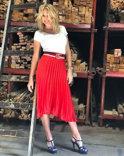 Yanina Latorre feet photo thumbnail