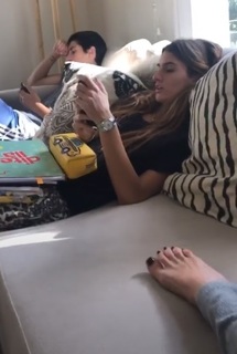 Yanina Latorre feet photo thumbnail