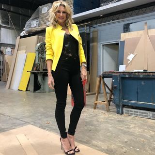 Yanina Latorre feet photo thumbnail