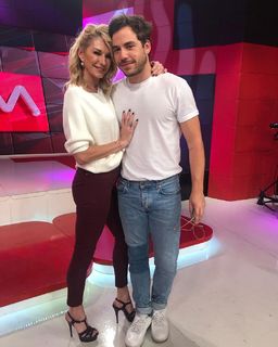 Yanina Latorre feet photo thumbnail