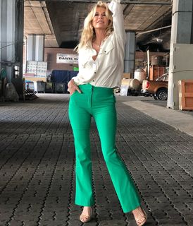 Yanina Latorre feet photo thumbnail