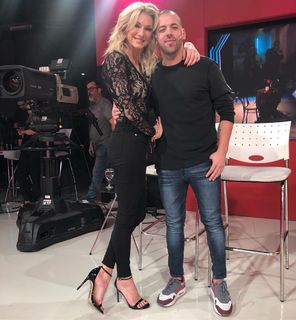 Yanina Latorre feet photo thumbnail