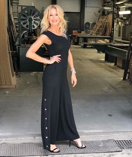 Yanina Latorre feet photo thumbnail