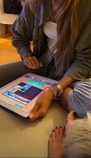 Yanina Latorre feet photo thumbnail