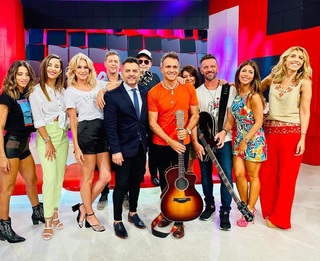 Yanina Latorre feet photo thumbnail