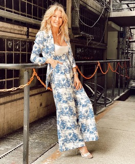 Yanina Latorre feet photo thumbnail