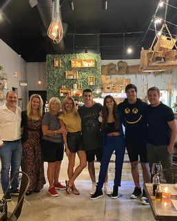 Yanina Latorre feet photo thumbnail