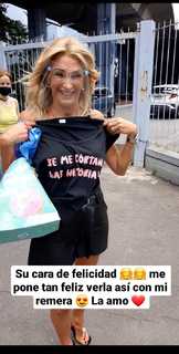 Yanina Latorre feet photo thumbnail