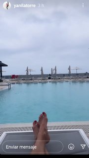 Yanina Latorre feet photo thumbnail