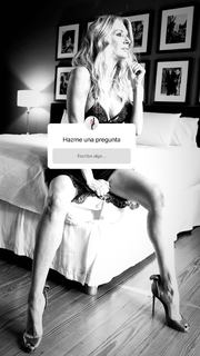 Yanina Latorre feet photo thumbnail