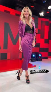 Yanina Latorre feet photo thumbnail