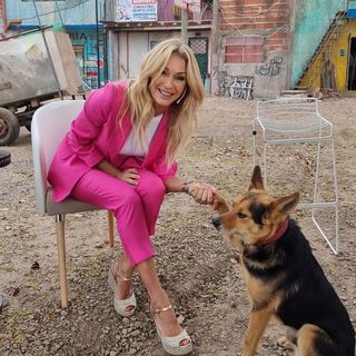 Yanina Latorre feet photo thumbnail