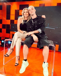 Yanina Latorre feet photo thumbnail