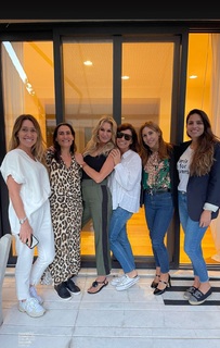 Yanina Latorre feet photo thumbnail