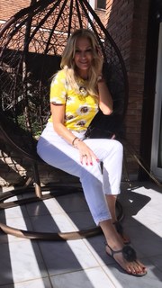 Yanina Latorre feet photo thumbnail