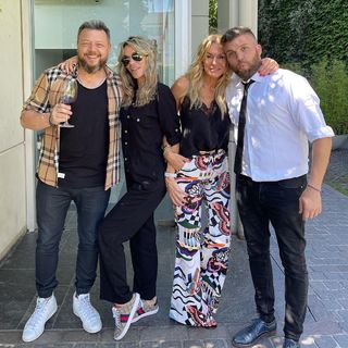 Yanina Latorre feet photo thumbnail