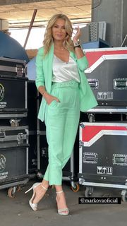 Yanina Latorre feet photo thumbnail