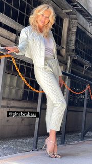 Yanina Latorre feet photo thumbnail