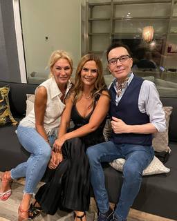 Yanina Latorre feet photo thumbnail