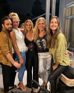 Yanina Latorre feet photo thumbnail