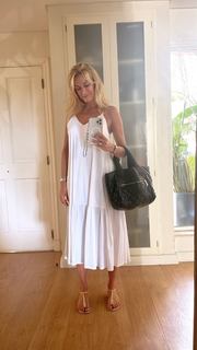 Yanina Latorre feet photo thumbnail