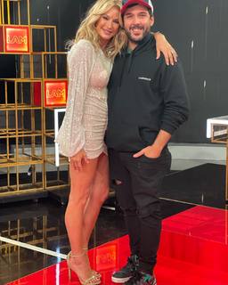 Yanina Latorre feet photo thumbnail