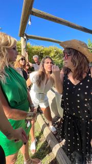 Yanina Latorre feet photo thumbnail