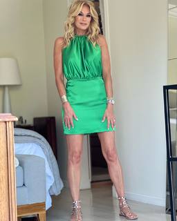 Yanina Latorre feet photo thumbnail