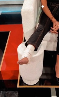 Yanina Latorre feet photo thumbnail