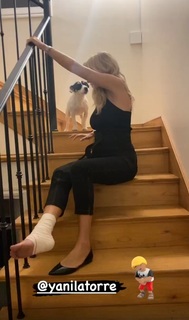 Yanina Latorre feet photo thumbnail