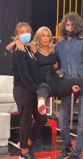 Yanina Latorre feet photo thumbnail