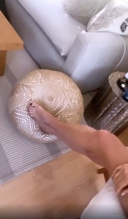 Yanina Latorre feet photo thumbnail