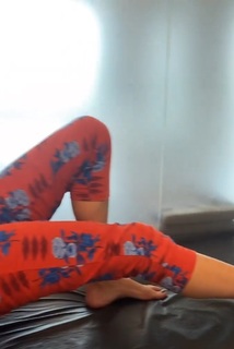 Yanina Latorre feet photo thumbnail