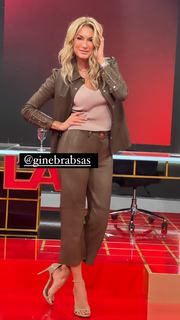 Yanina Latorre feet photo thumbnail