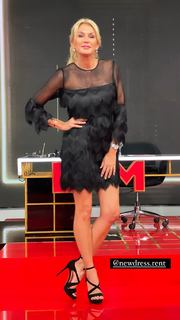 Yanina Latorre feet photo thumbnail