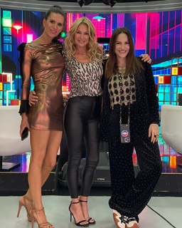 Yanina Latorre feet photo thumbnail