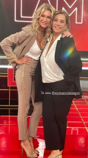 Yanina Latorre feet photo thumbnail